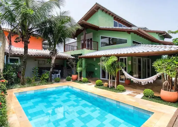 Charmosa Casa em Condomínio com Piscina, Churrasqueira e Forno de Pizza a 1 Quadra da Praia do Sapê Ubatuba, Brasil