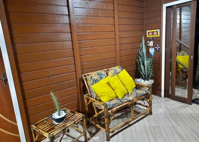 Recanto Maciel casa rústica em meio da natureza próximo a praia trilhas cachoeira Ubatuba, Brasil
