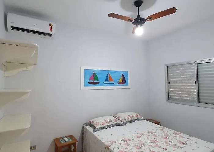 Apto confortável no Itaguá, 2 quartos, 1 wc, ar, wifi, garagem Ubatuba, Brasil