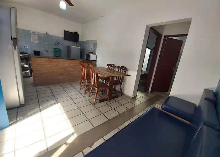 Maranduba Chale Marbela 5-A — 1 Quarto, Piscina, 3 Quadras Do Mar Ubatuba, Brasil
