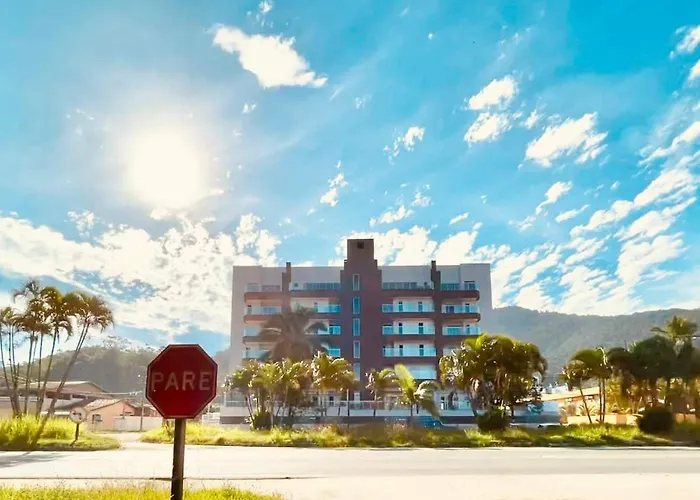 Apto à poucos passos da praia e Vista Mar-Toninhas Ubatuba, Brasil