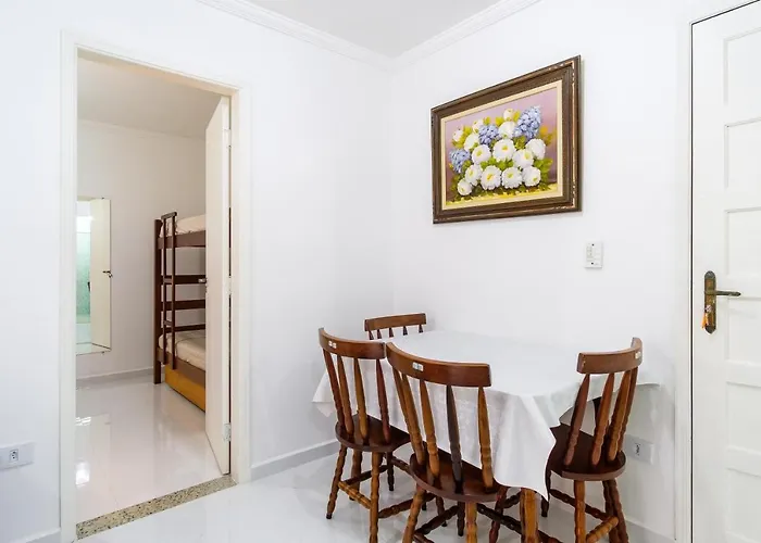 Apartamento a 100 metros da praia - 01 dormitório - Edifício Água Viva Ubatuba, Brasil