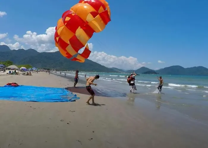 Linda Casa com Jardim, muito próxima da Praia!!! Ubatuba, Brasil