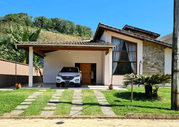 Linda Casa em Ubatuba Condomínio Fechado, Brasil
