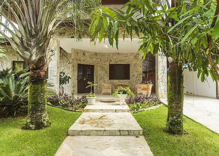 Casa confortável e ampla com piscina e bilhar! Ubatuba, Brasil
