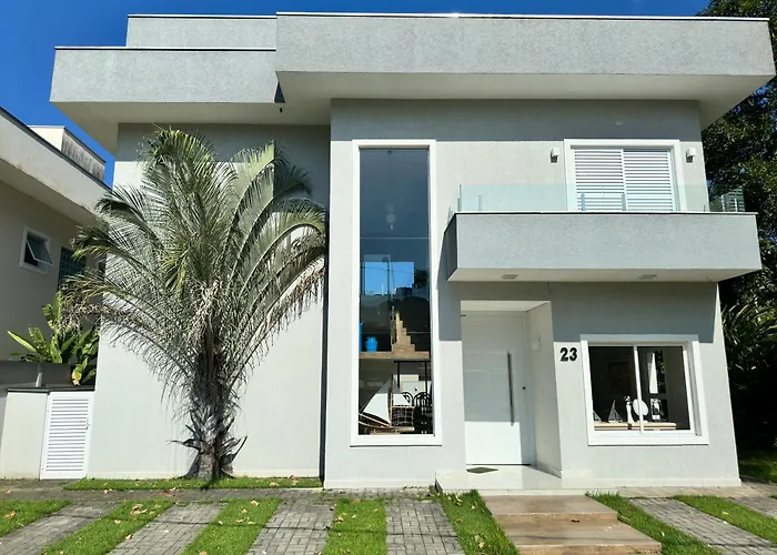 Casa Alto Padrão em Ubatuba em Condomínio, Brasil