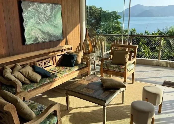 Casa em Ubatuba Vista Incrível Beira-Mar Vila, Brasil