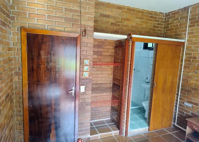Casa Rústica Alemã - 50m da praia Ubatuba, Brasil