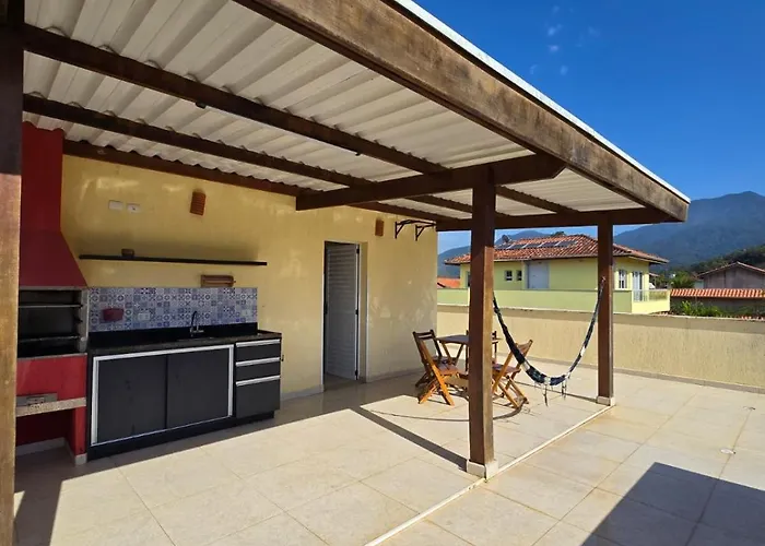 Casa 2 suítes, churrasqueira no terraço com vista e piscina - 200 mts Praia do Sapê Ubatuba, Brasil
