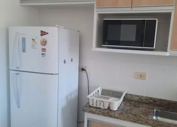 Apartamento completo e confortável com excelente localização, 5 min da Praia Grande, Tenório e comércio Ubatuba, Brasil